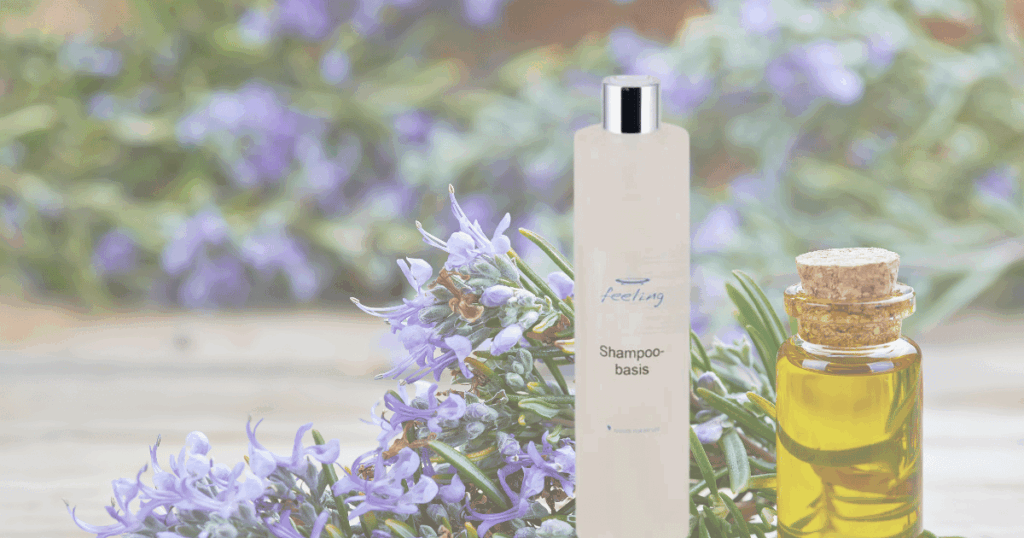 Naturshampoobasis von feeling.at mit Rosmarinzweig und ätherischem Öl – ideal zum Selbermischen für die Haarpflege mit Rosmarinöl